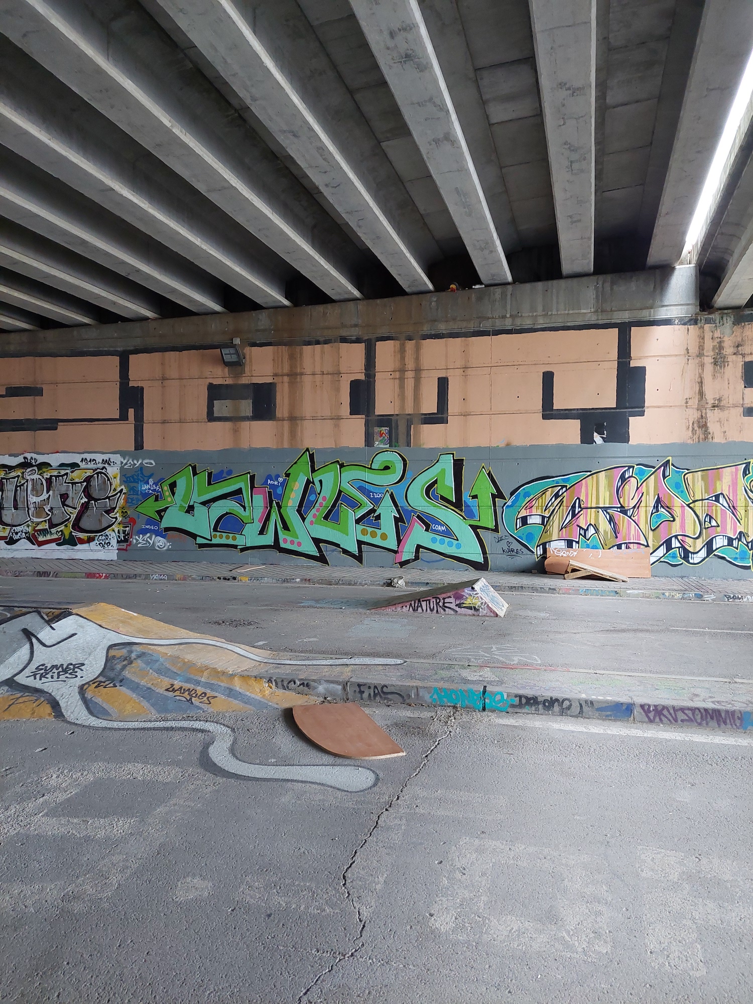 El Túnel DIY skatepark